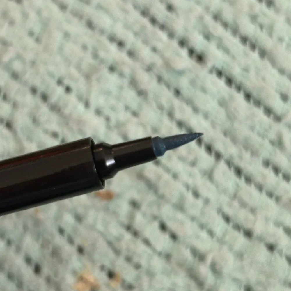 Avon Fine Line Eye Pen. Smoke